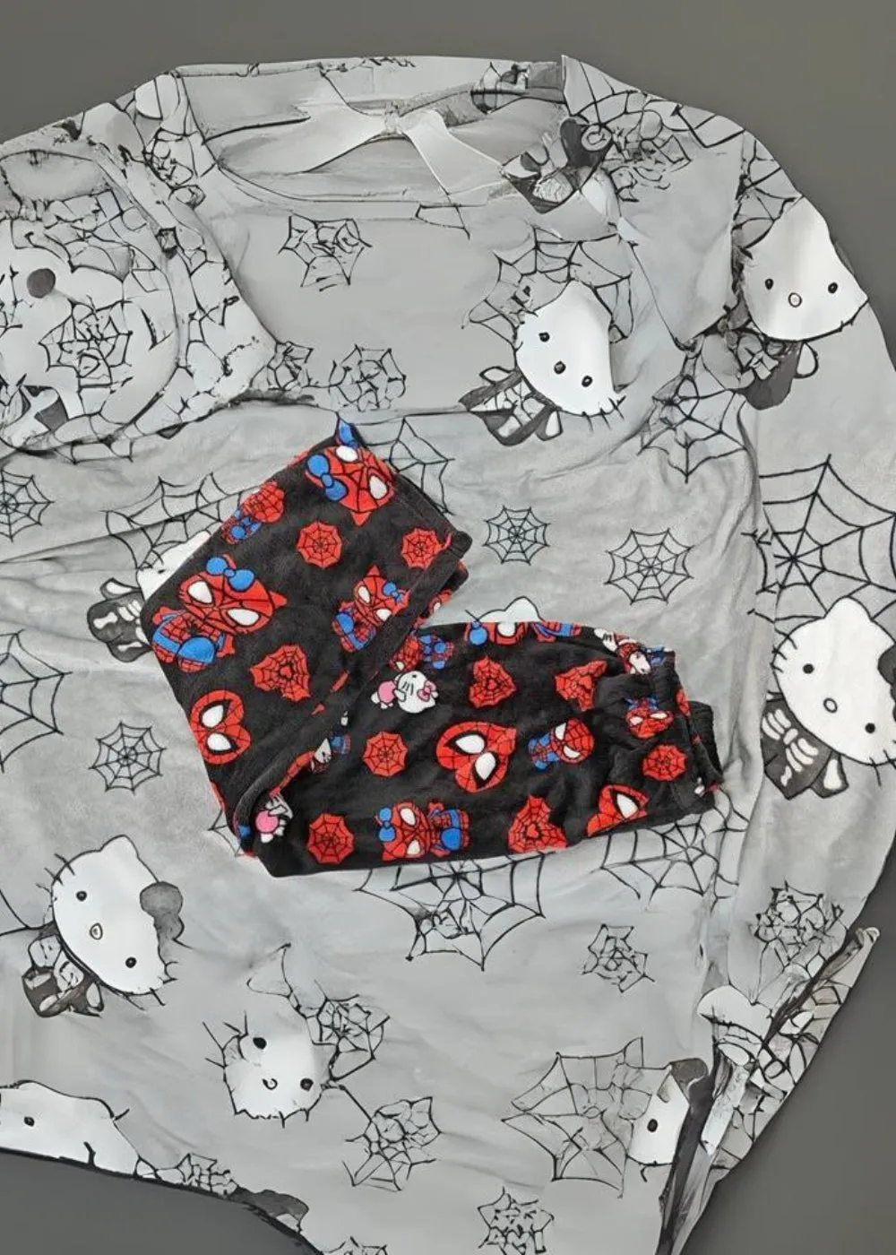 Hello Kitty Spider Man Loose Pajamas