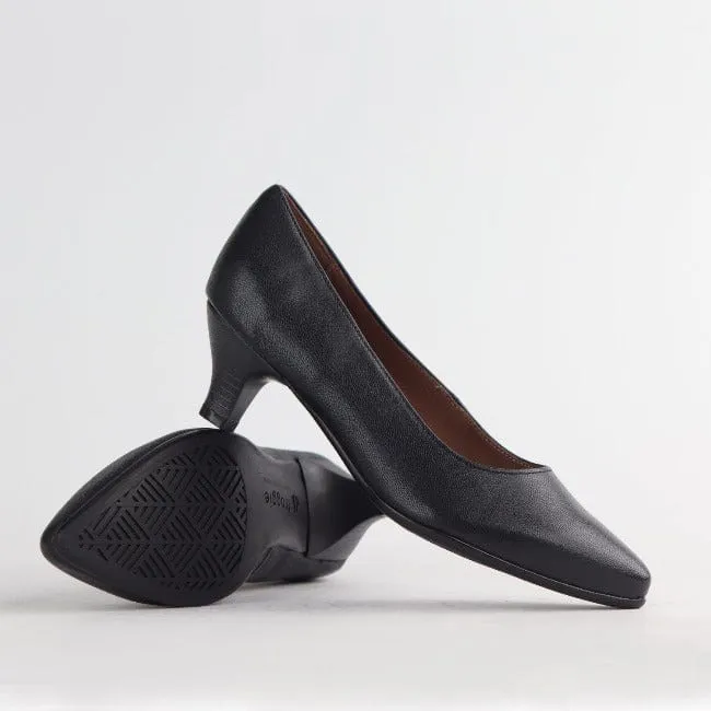 Kitten heel Court shoe in Black - 10984